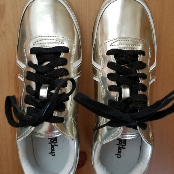 Shoes - Picture 4 of 4